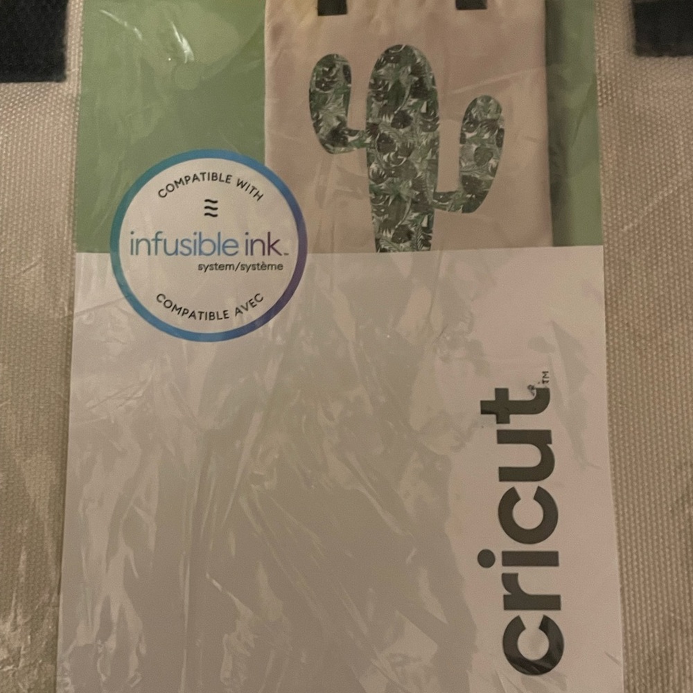 Cricut Blank Tote Bag Cream & Black. 14x14